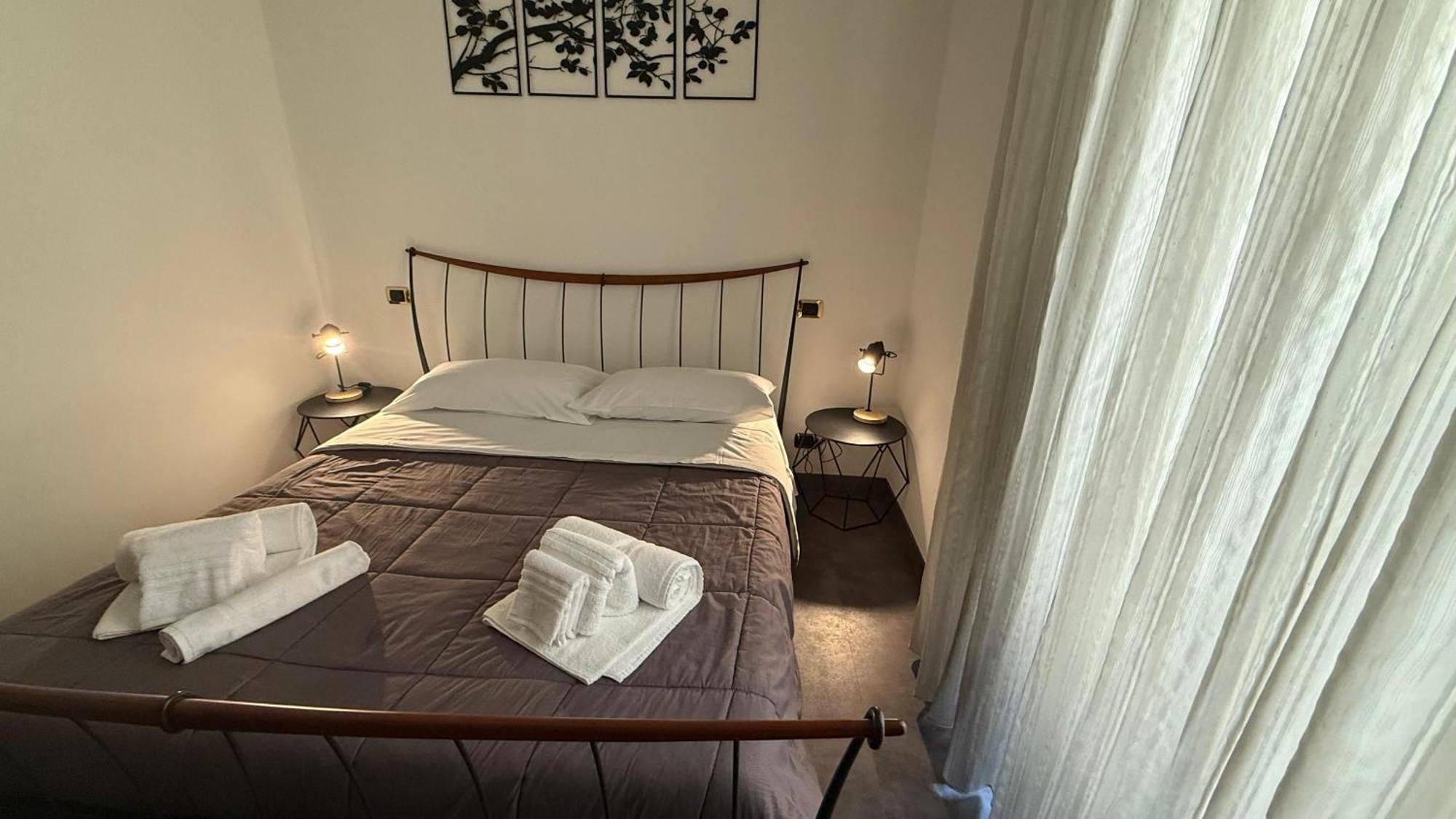 Holiday Guesthouse Salerno Exteriör bild