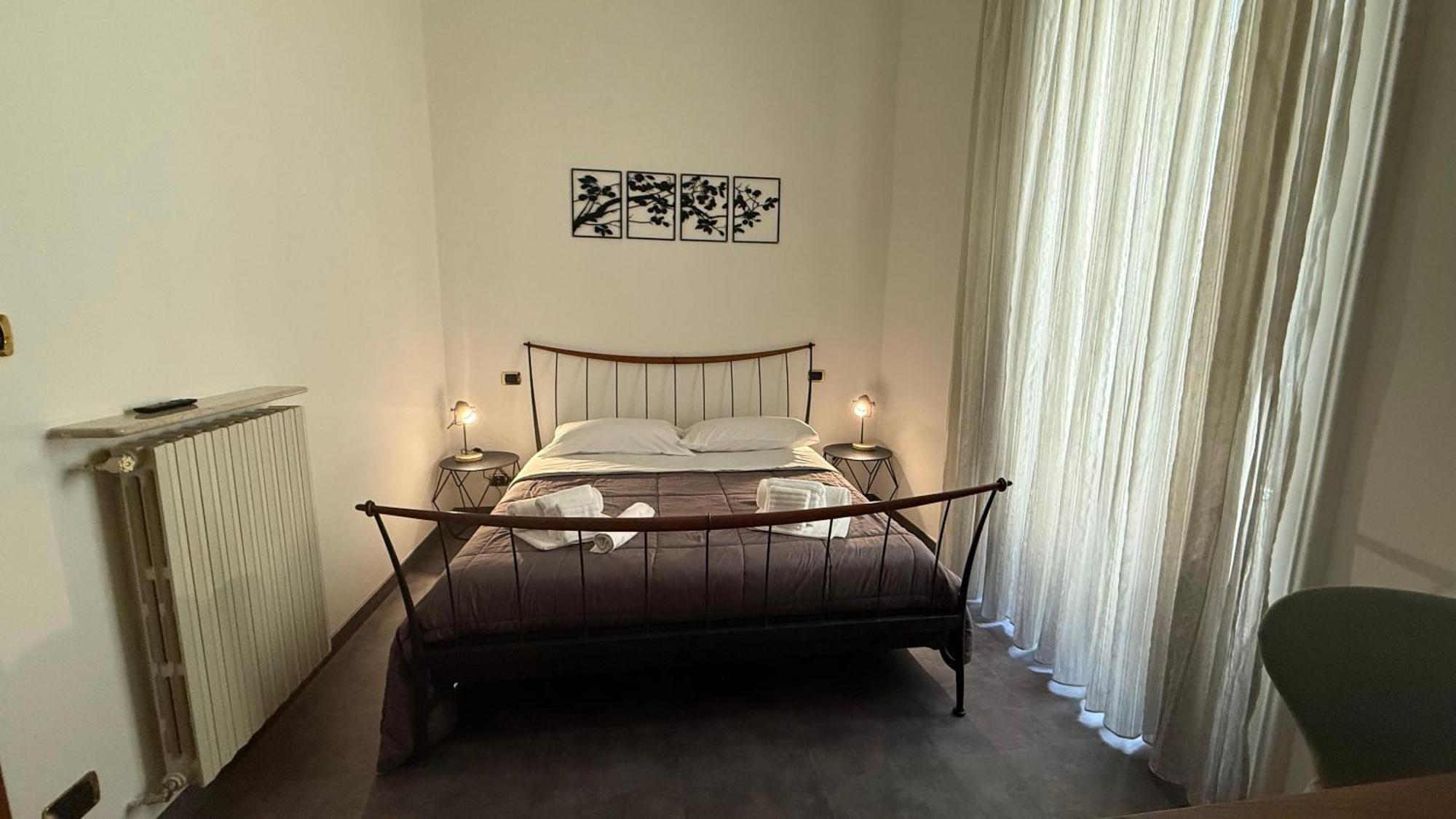 Holiday Guesthouse Salerno Exteriör bild